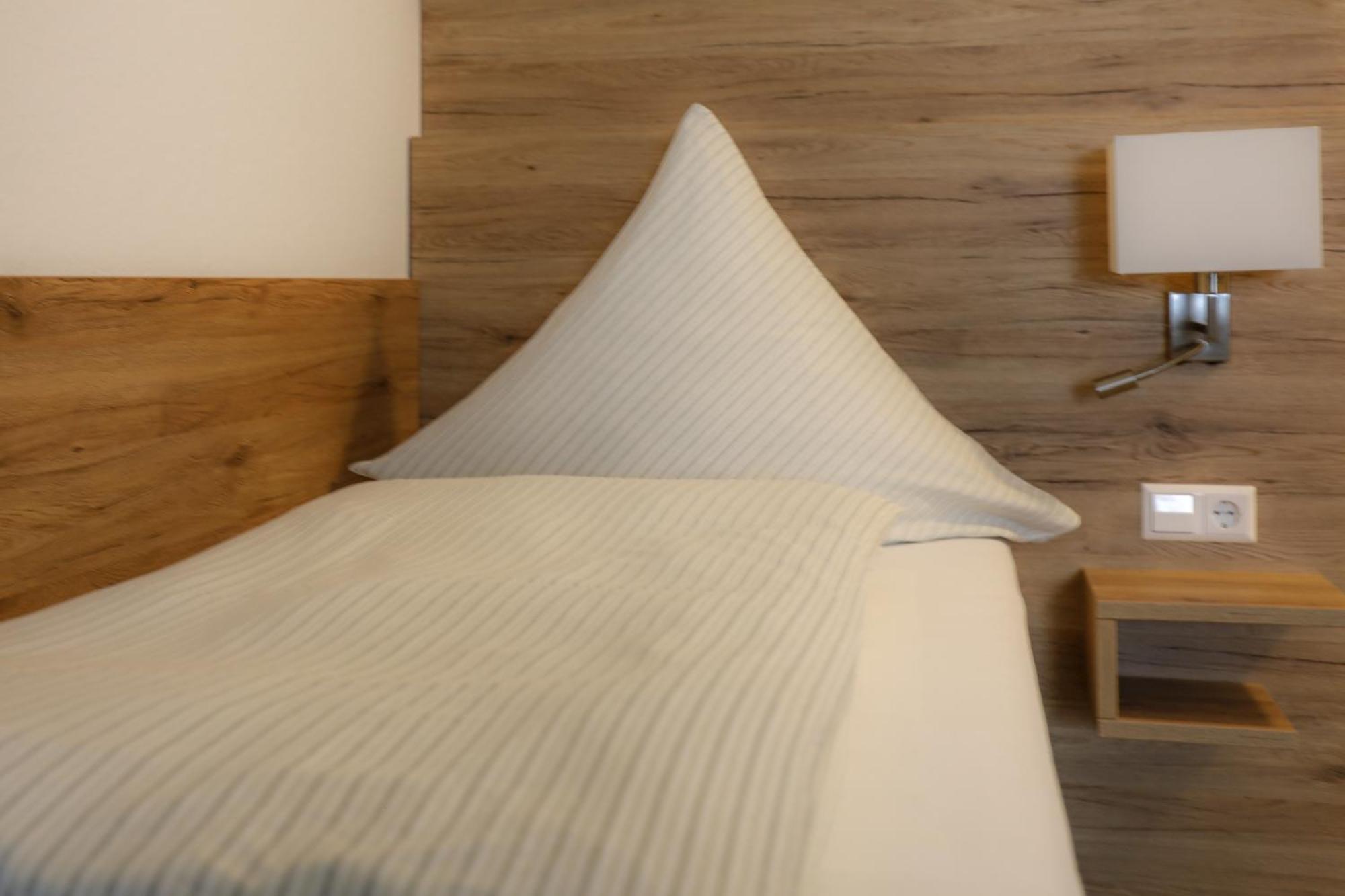 Hotel Adler Nattheim Esterno foto